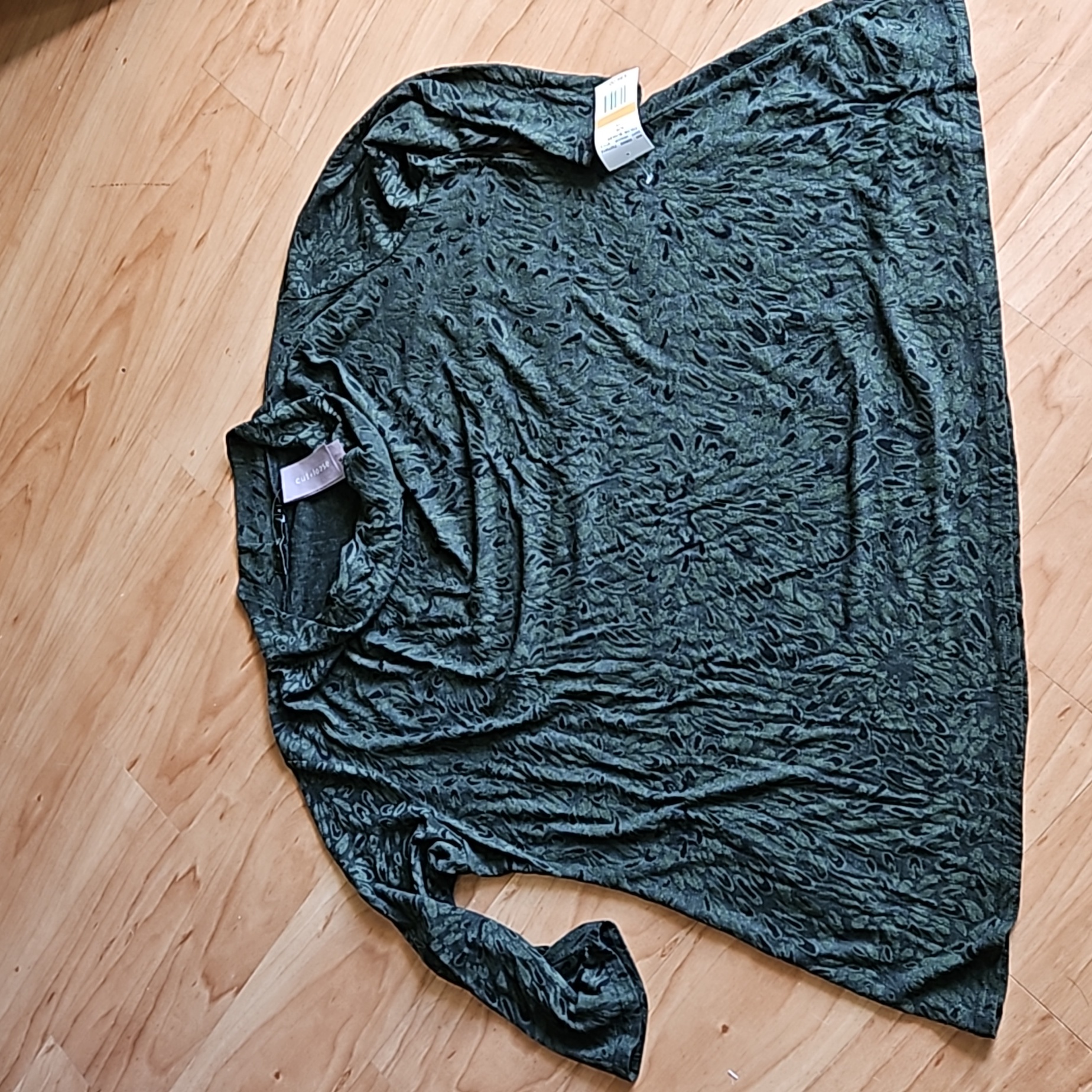 Cut Loose Flair Top